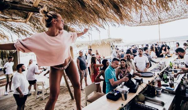 mykonos party